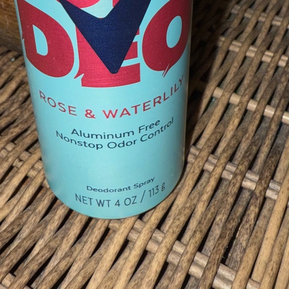 🌹 New Degree Rose & Waterlily Whole Body Deodorant Spray - Picture 3 of 4